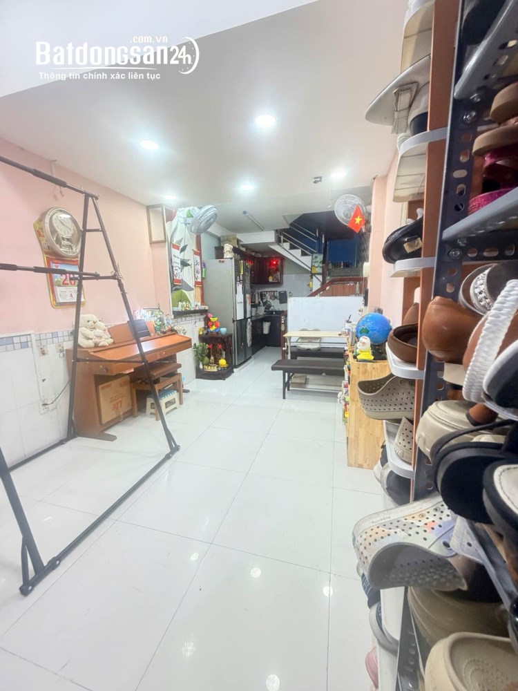 Đường Vườn Chuối, Phường Bàn Cờ, (Quận 3 cũ), diện tích 3x8, 5 tầng, hẻm xe ô tô, giá nhỉnh 6 tỷ.