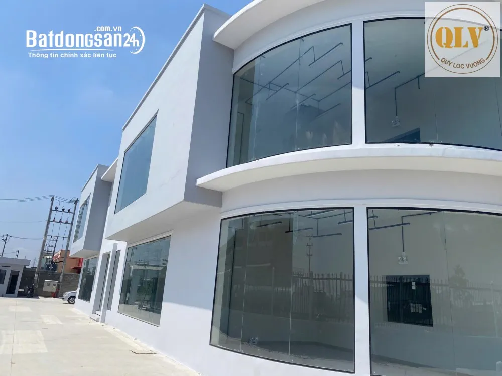 CHO THUÊ NHÀ XƯỞNG – KCN ĐỨC HÒA, LONG AN – 3.700 m²