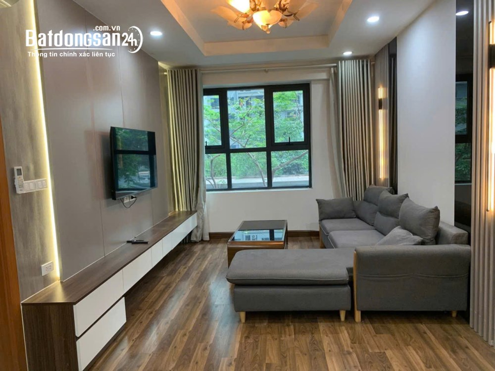 Bán căn hộ 2PN, 2VS, tầng trung căn góc thoáng mát, sổ đỏ chính chủ, P. Cầu Giấy, Hà Nội.