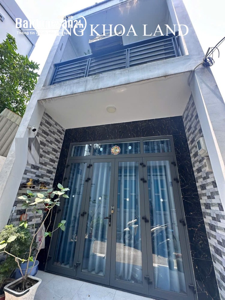 Bán nhà 70m² (4.57 x 14m), 1 trệt 1 lầu, 2PN, 2WC, sổ hồng riêng, P. Thủ Đức, TP HCM.