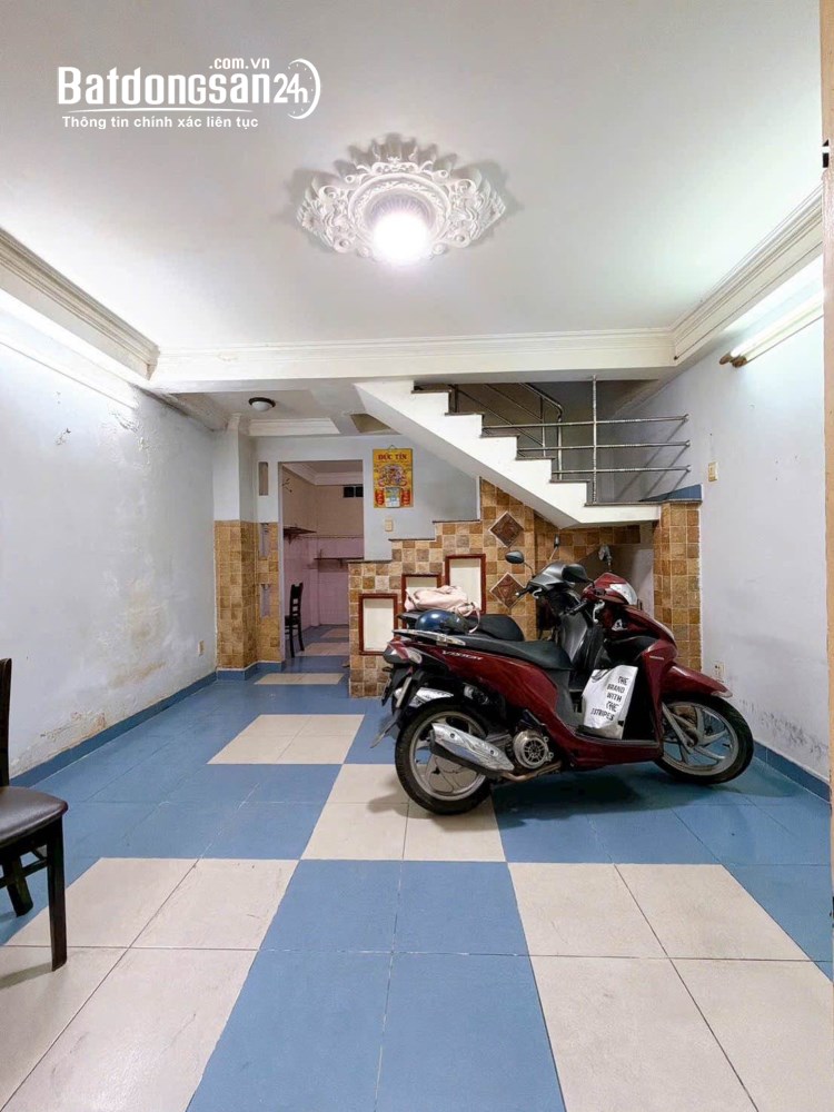 GIÁ SỐC! NHÀ MẶT TIỀN – 3 TẦNG – NHỈNH 5 TỶ, P. Bến Thành (Quận 1 cũ), TP HCM.