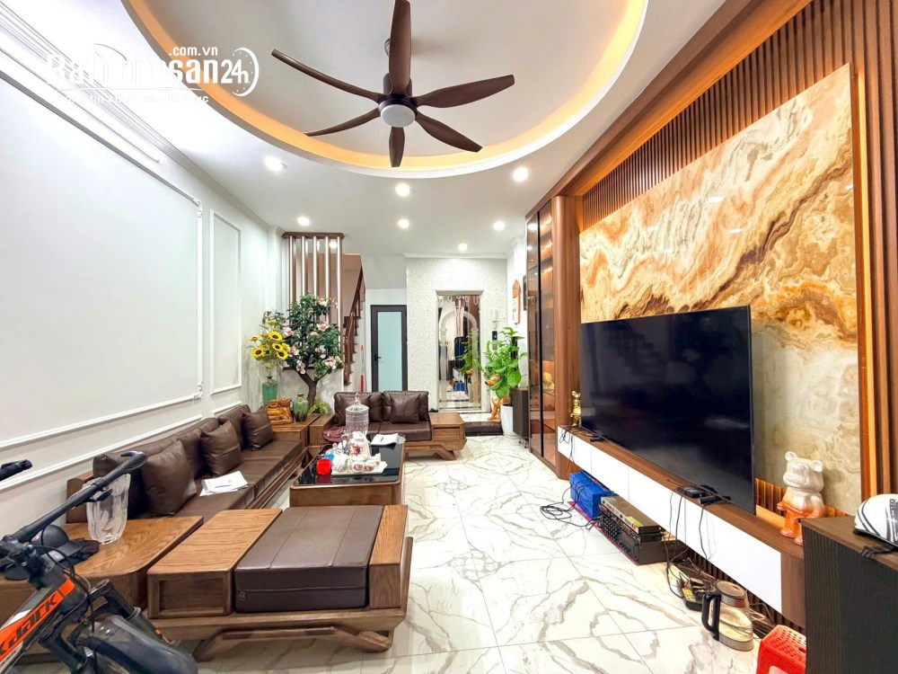 Bán nhà 40m2, 7 tầng, MT 4m, giá 15 tỷ ( có thương lượng), P. Khương Đình, TP Hà Nội.