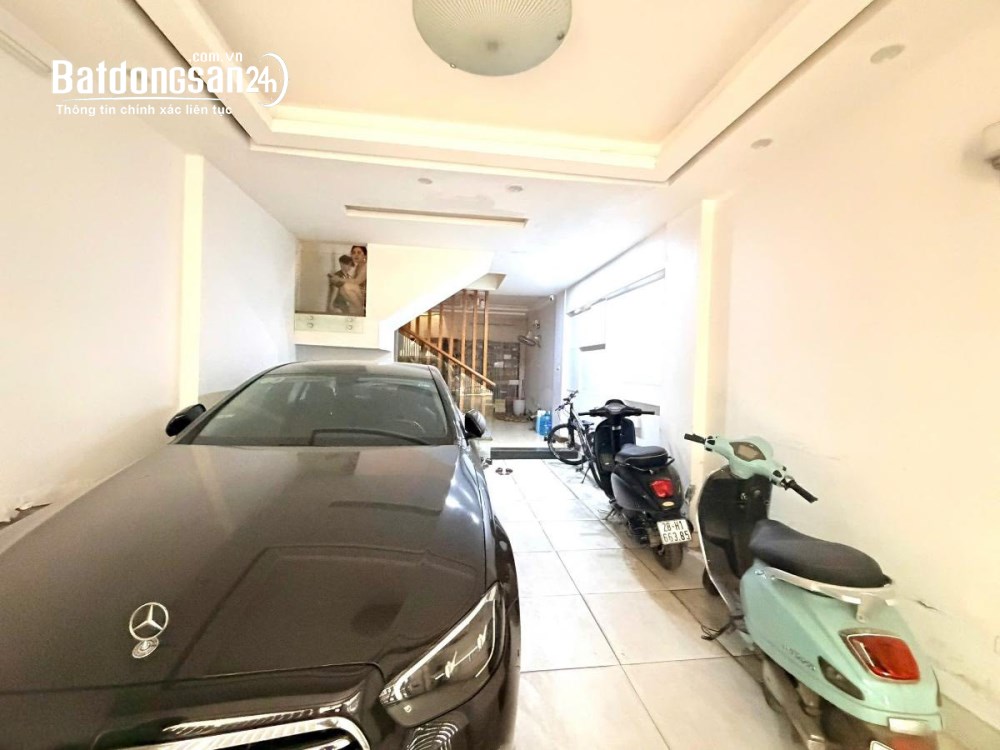 Bán nhà phố Hoàng Cầu, Đống Đa 56m, 5 tầng, mt 4.5m. Giá: 33.8 tỷ