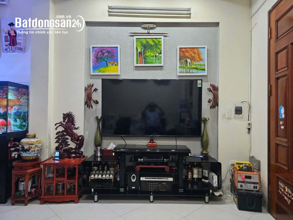 Nhà đẹp 5tầng, ô tô đỗ cổng-đối diện UBND phố Xuân Đỉnh, 35m2 ,giá hơn 8 tỷ, HN.