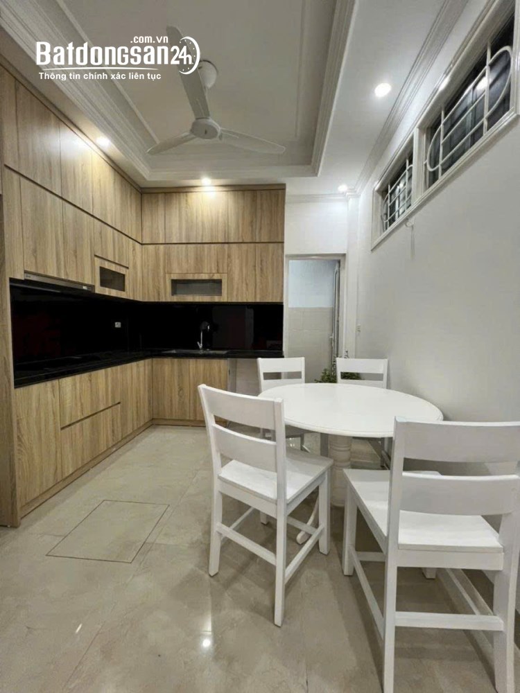 Hơn 14 tỷ có nhà mới 51m2*4T, LÔ GÓC, 3 THOÁNG, NGÕ THÔNG, P. Cầu Giấy, TP Hà Nội