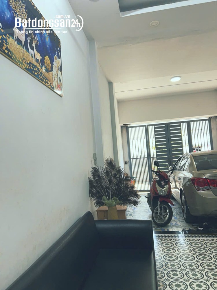 Bán nhà mặt tiền 50m2, 3 tầng, 3 pn, nhỉnh 5 tỷ, Phường Tăng Nhơn Phú (Quận 9 cũ)