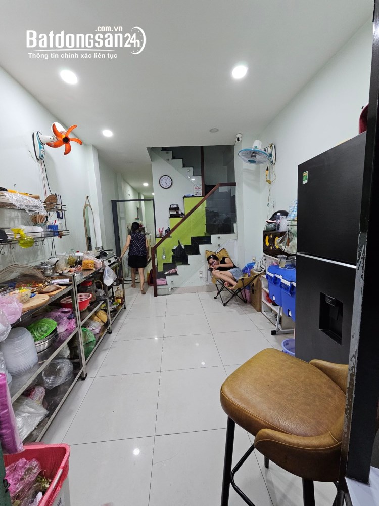 Bán nhà 4 tầng, 41m2, Số hồng riêng hoàn công đủ, P. Bình Phú (Quận 6 cũ), TP Hồ Chí Minh