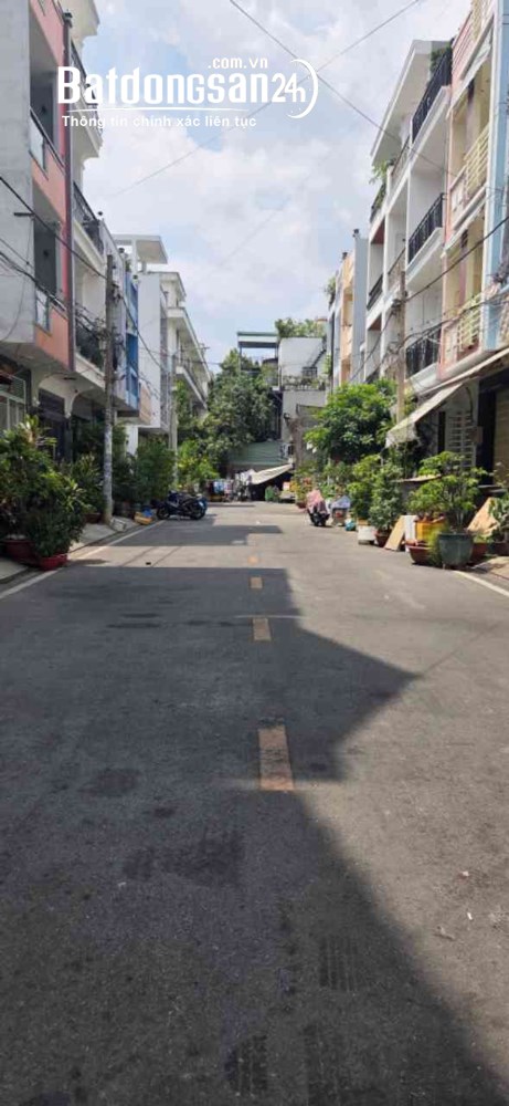 Bán nhà 1 trệt, 2 lầu, sân thượng - 3PN,  12x4m, đường 12m, P. Bình Phú (Quận 6 cũ)