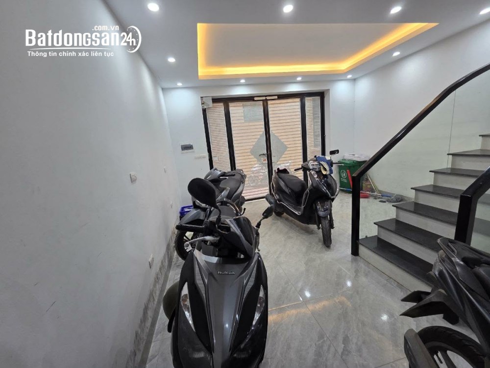Nhà đẹp 5T, ngõ thông vài bước ra Phố Phạm Văn Đồng 35m2, nhỉnh 14 tỷ, P. Xuân Đỉnh, HN.