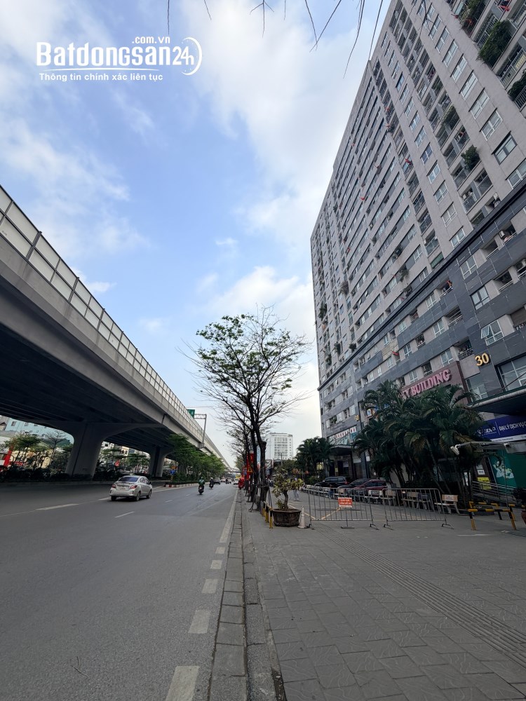 Bán gấp căn hộ chung cư quận Cầu Giấy – đường Phạm Văn Đồng – 65m2 – Sổ lâu dài.
