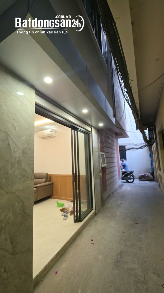 Bán nhà 4 tầng, 4PN, 35m2, nhỉnh 11 tỷ, Đường Đội Cấn, Phường Ba Đình, TP Hà Nội