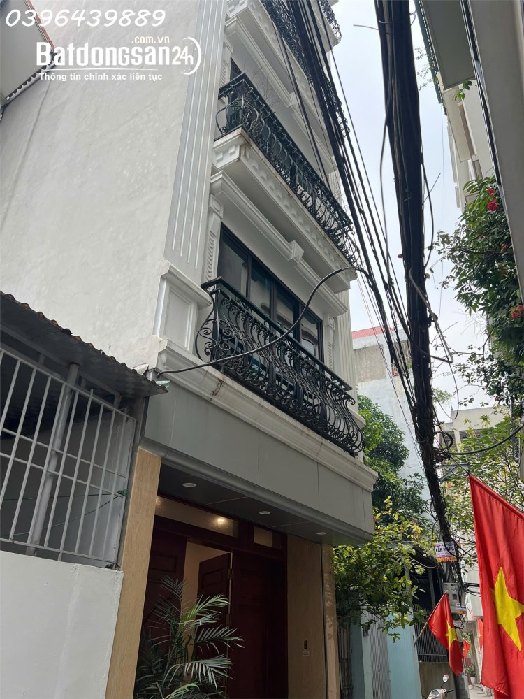Cho thuê nhà nguyên căn 6 ngủ -FULL ĐỒ-THANG MÁY- 3 bước ra hồ Ao Lão