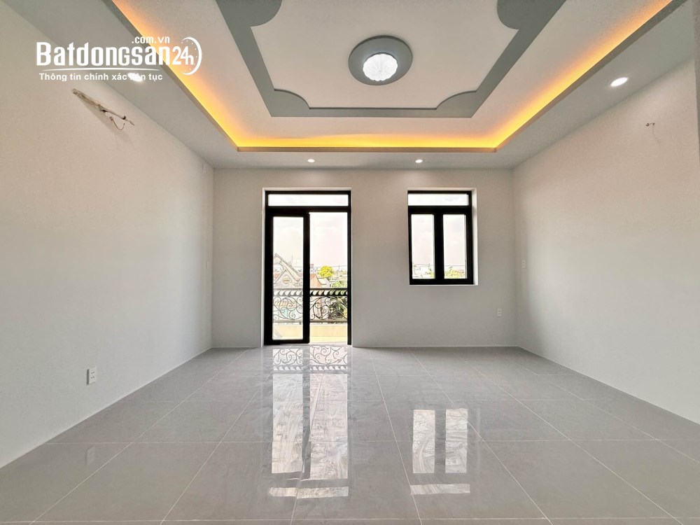 Nhà mt 5×22m, xây dựng trệt + lửng + lầu chắc chắn, 3PN, 3WC, Xã Hóc Môn, TP. HCM.