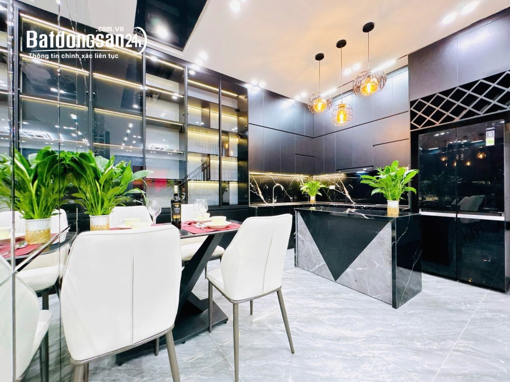 Bán nhà 22m2, 5 tầng, lô góc, hơn 5 tỷ, Phố Hào Nam, P. Kim Liên, TP Hà Nội