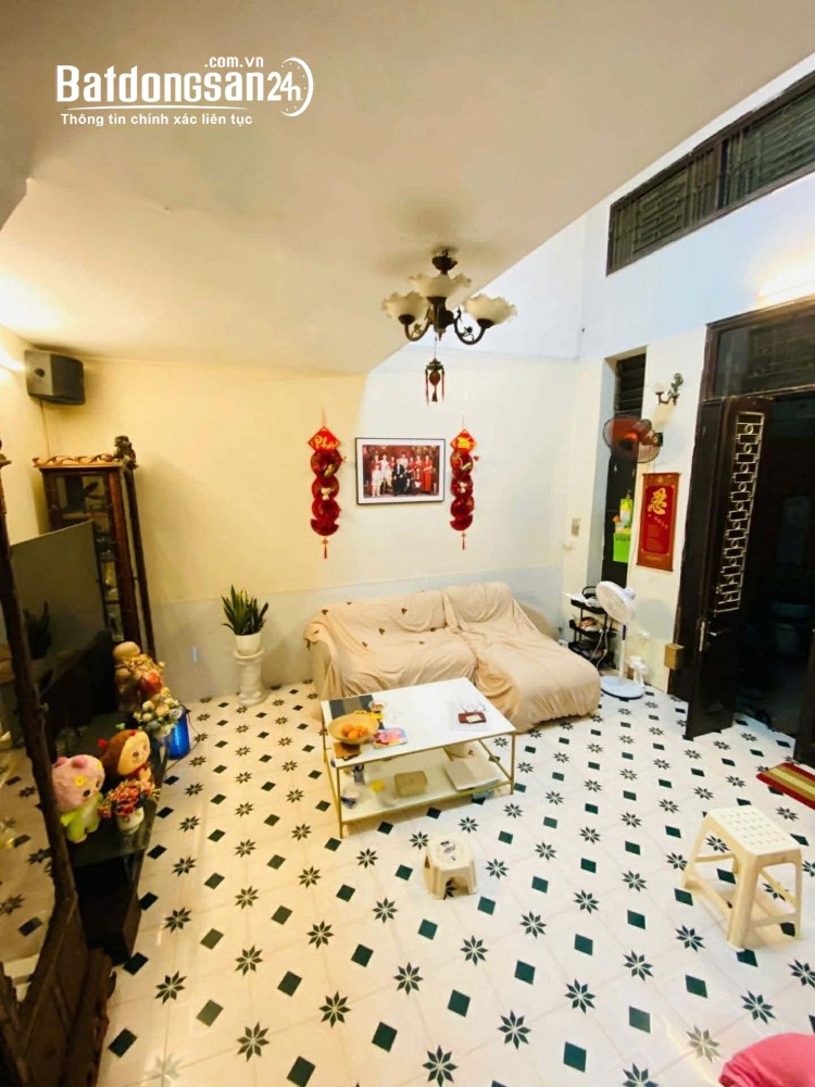 Bán nhà 62m2, 2 tầng, đủ công năng, nhỉnh 9 tỷ, P. Đống Đa, TP Hà Nội