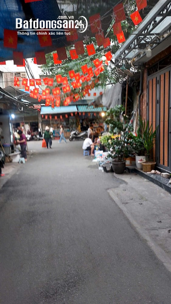 Bán nhà tầng 1 trung tâm chợ Thanh Xuân, dt 100m2, hai mặt tiền 7m kinh doanh rất tốt