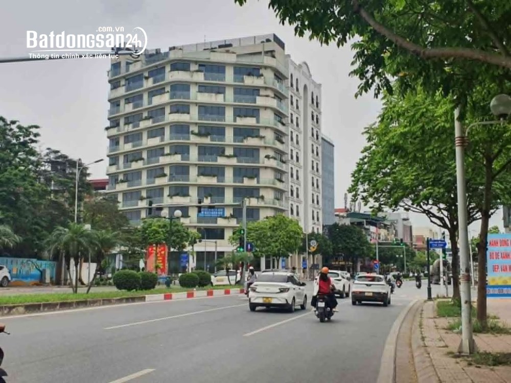 nhà lô góc mặt phố Long Biên, 75m2 x 5 tầng, MT 19m, gần bệnh viện Tâm Anh