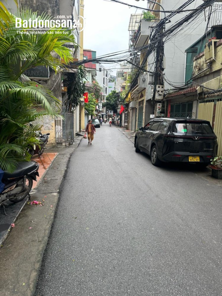 Bán nhà 3 tầng, mt 5.6m. Giá 25.2 tỷ, Phố Yên Lạc, P. Vĩnh Tuy, TP Hà Nội