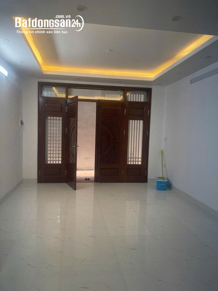 NHÀ LẠC LONG QUÂN- NGÕ 3 GÁC -MỚI -THANG MÁY - 34M2 - 6T- 12,3 TỶ,TP. Hà Nội.