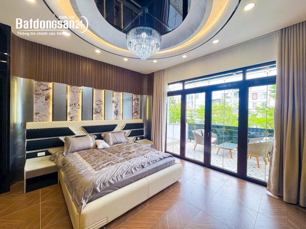 Bán nhà mặt tiền 90m2, giá 16,9 tỷ, Phường Tân Mỹ, Hồ Chí Minh