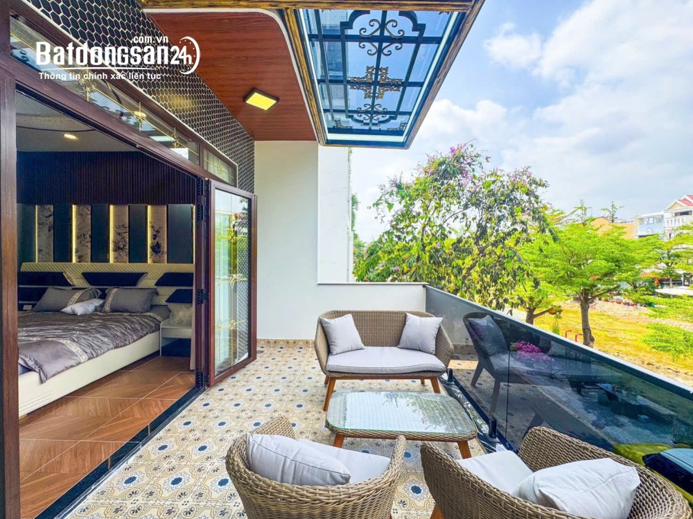 Bán nhà mặt tiền 90m2, giá 16,9 tỷ, Phường Tân Mỹ, Hồ Chí Minh