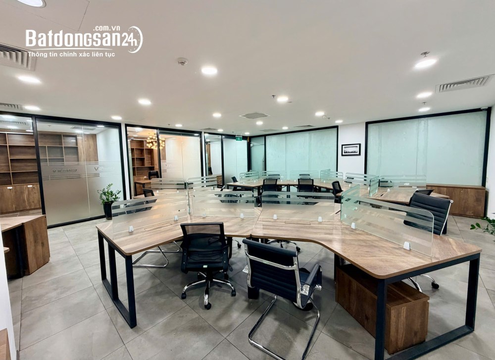 Cho thuê sàn văn phòng Vinhomes West Point - 150m2 Full nội thất, P. Đại Mỗ (Q Nam Từ Liêm cũ)