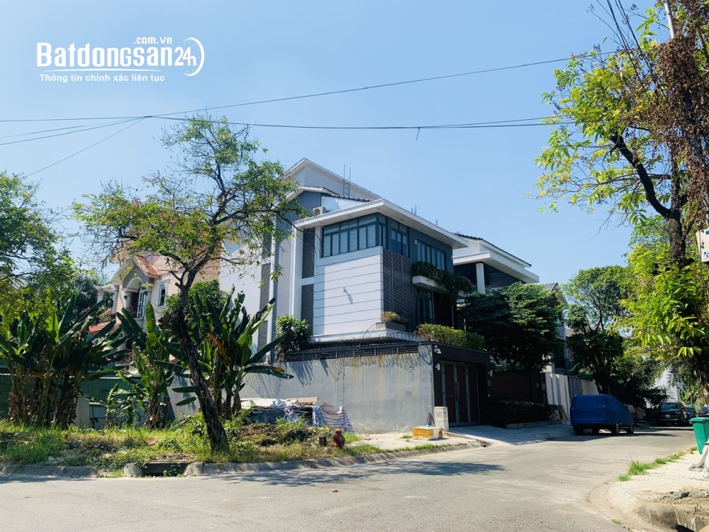 Bán nhà khu VPCP cực hiếm – 4 tầng, view công viên, 5PN, chủ bán đi định cư.