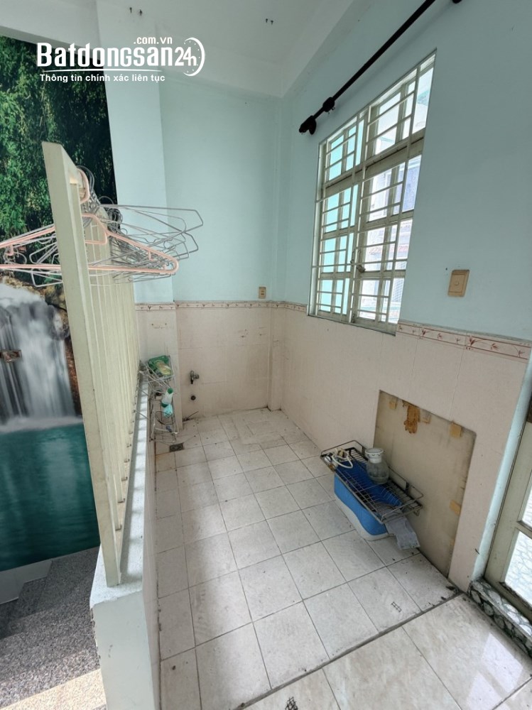 Bán nhà trung tâm Quận 11 – 50m2, 4 tầng, 4PN, sổ hồng riêng
