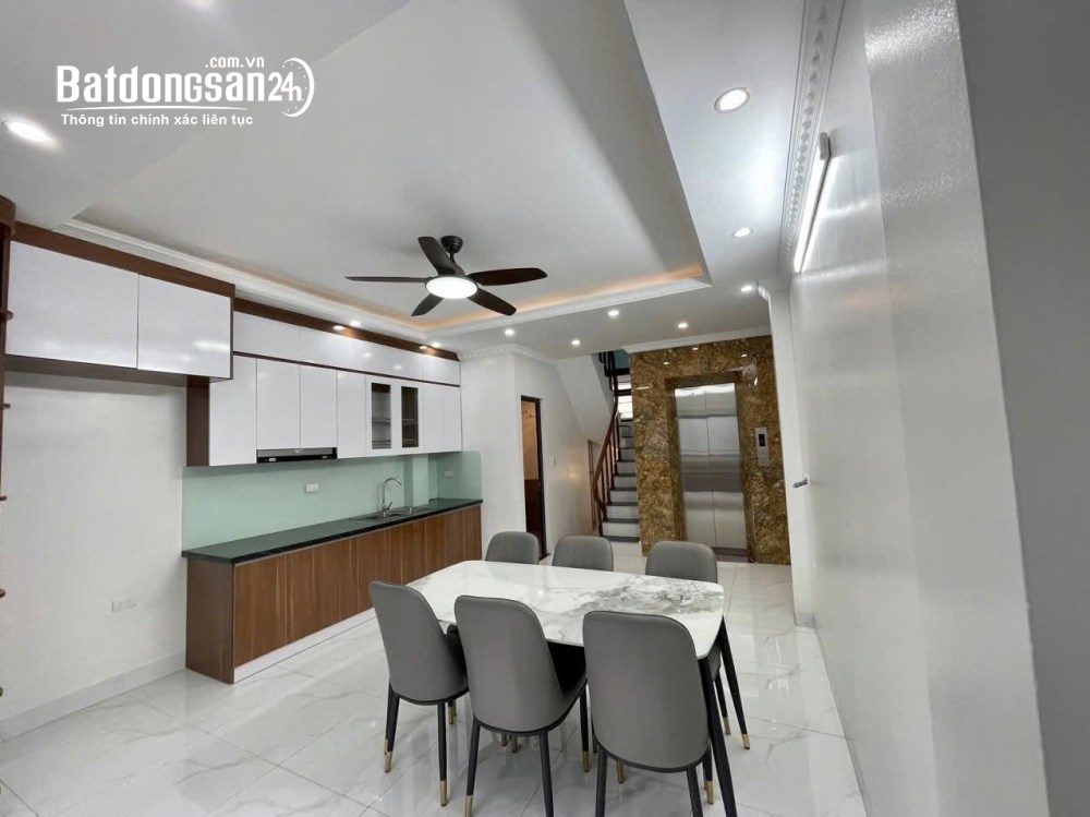 Bán gấp nhà Xuân Đỉnh – 5 tầng, có thang máy, ô tô cách 20m, giá 8.8 tỷ, TP Hà Nội