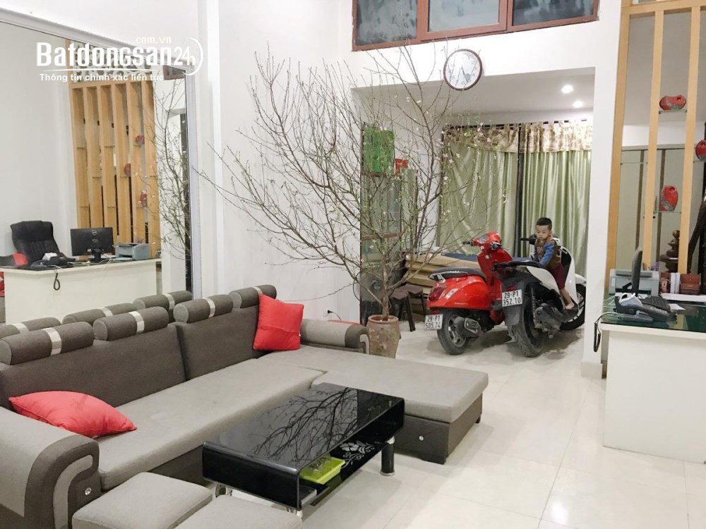 Bán nhà phố Đỗ Quang, Cầu Giấy 43m2, 6 tầng, mt 4.5m, Giá 18.9 tỷ