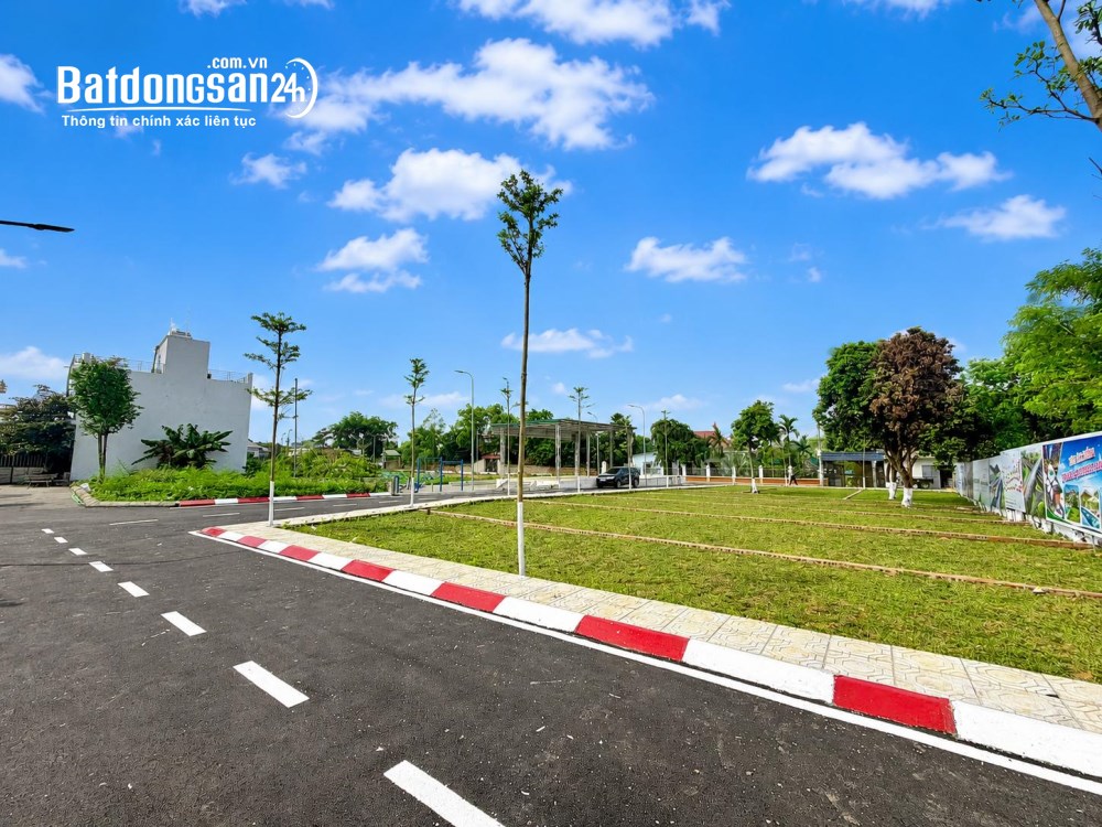 Khoảng 3,5 tỷ cho lô đất 100m2, full thổ cạnh sân bóng, cổng trường ĐHQG, TP Hà Nội