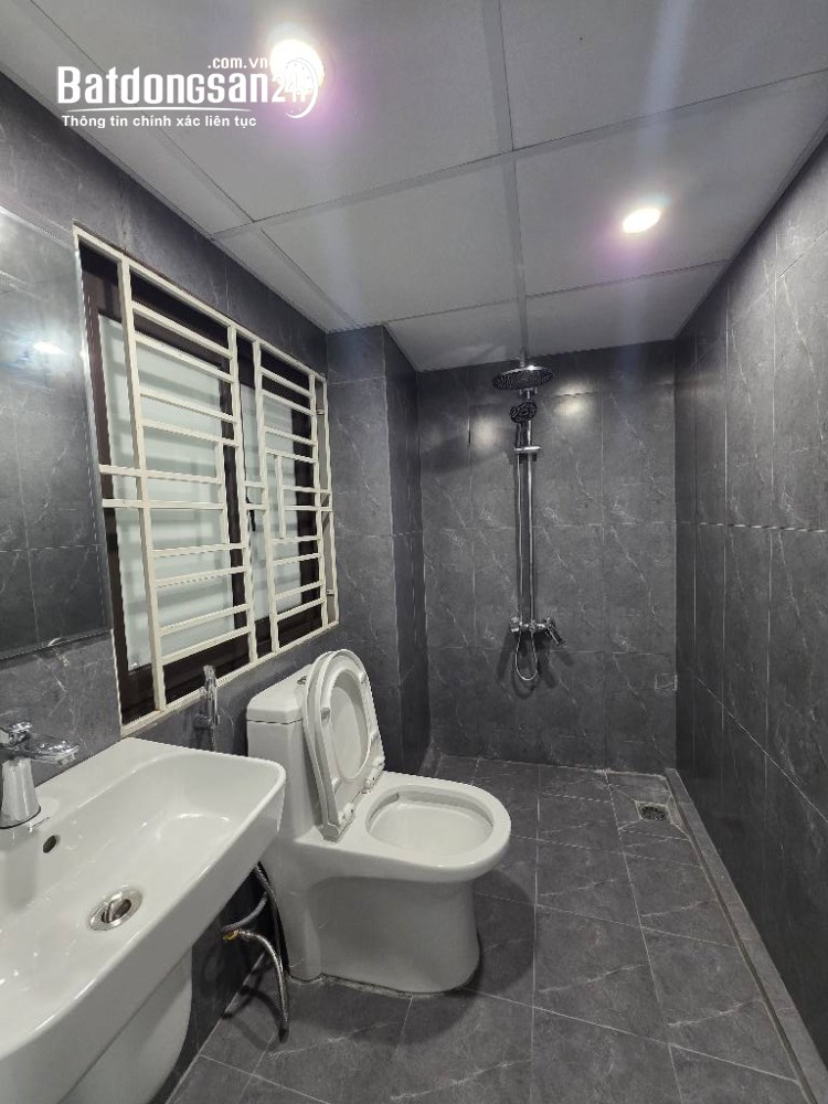 Bán nhà 40m2, 5 tầng, chỉ 7,8 tỷ, Phố Khương Hạ, P. Khương Đình, TP Hà Nội