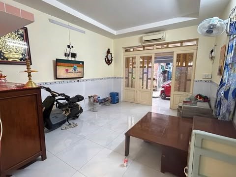 Nhà đẹp 44m2 – trệt lầu – 2PN, 2WC – hẻm xe hơi – vào ở ngay, P. Chánh Hưng (Quận 8 cũ).