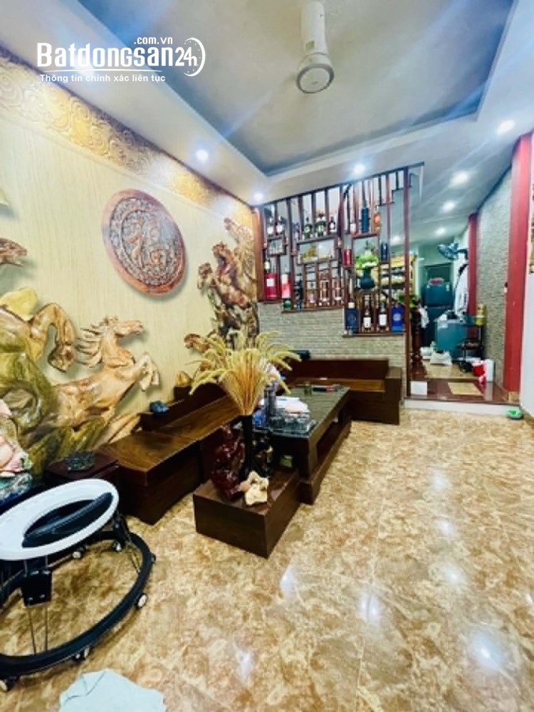  Nhà đẹp trung tâm Đống Đa, 35m² 4 tầng, gần ô tô, full nội thất, chỉ 9 tỷ.