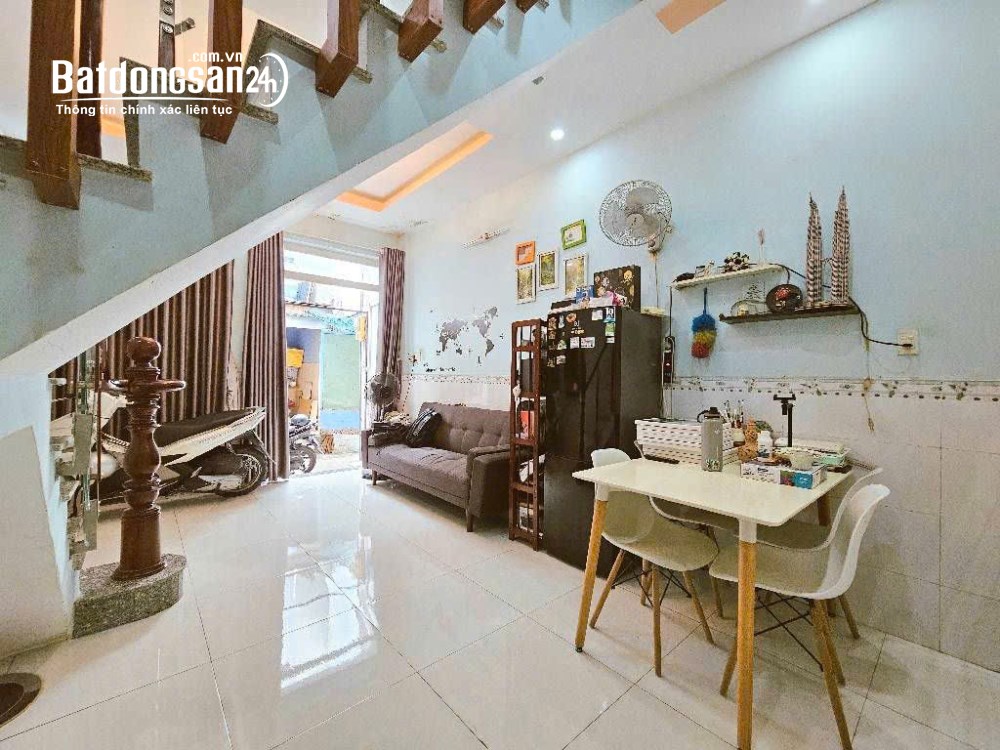 Bán nhà 30m2, 1 trệt, 1 lầu, 2 phòng ngủ, giá 3,4 tỷ, Phường Linh Xuân, TP Hồ Chí Minh