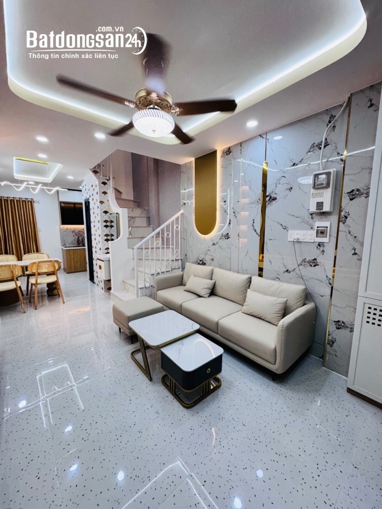 Bán nhà đẹp Thích Quảng Đức, 1 trệt 2 lầu, 4pn, 3.2x8.7m, 6.15 tỷ, P. Đức Nhuận, TP. HCM.
