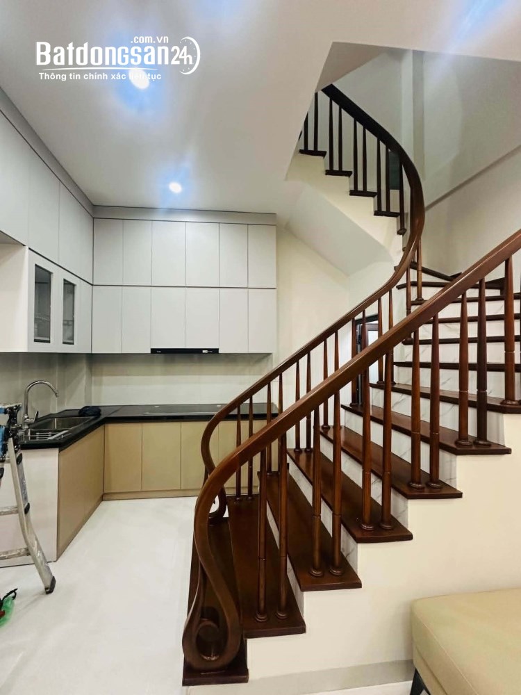 NHÀ XÂY MỚI ĐẸP GẦN PHỐ TÔN THẤT TÙNG_NGÕ THÔNG THOÁNG_34m2 x 5T_NỘI THẤT ĐẸP 