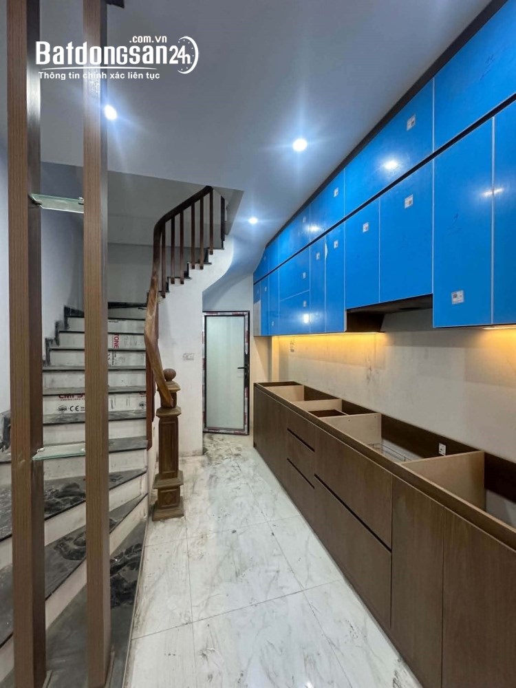 NHÀ XÂY MỚI ĐẸP GẦN PHỐ TÔN THẤT TÙNG_NGÕ THÔNG THOÁNG_34m2 x 5T_NỘI THẤT ĐẸP 