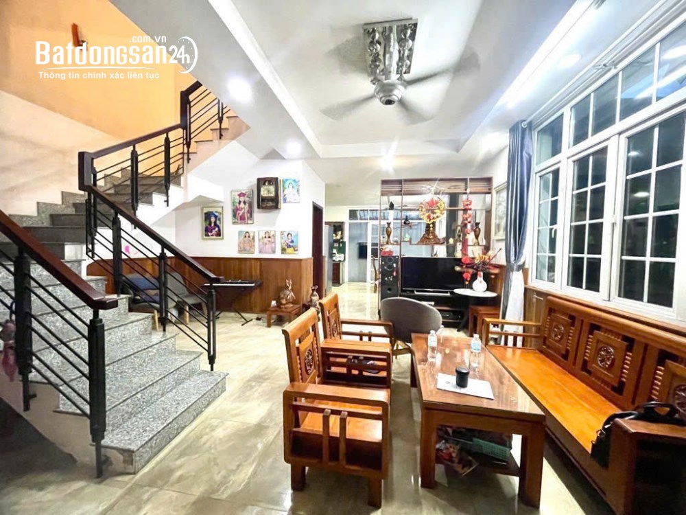 Bán Biệt 160m2, giá 16,5 tỷ, P. Long Trường (Quận 9 cũ), TP Hồ Chí Minh