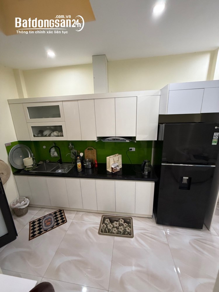 Nhà đẹp 5Tx 30m2, giá 7,5 tỷ, giữ gìn như mới – vài bước ra phố – khu dân trí cao, (Q Long Biên cũ).