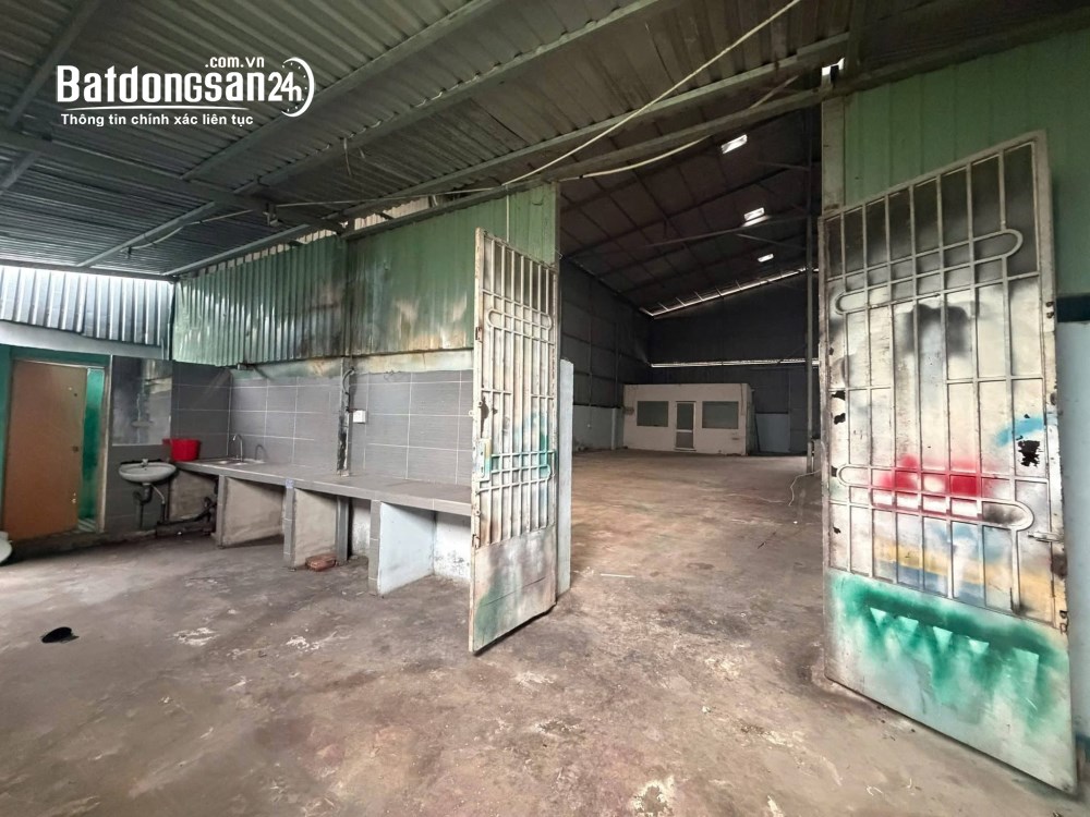 Cho thuê xưởng 450m2, giá 29tr/th, Có văn phòng, điện, 3 pha, tải 5t, P.  An Phú Đông (Quận 12 cũ).