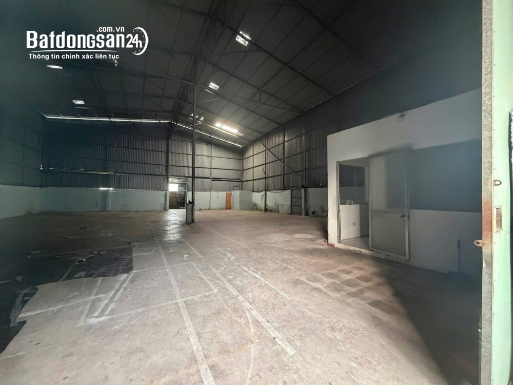 Cho thuê xưởng 450m2, giá 29tr/th, Có văn phòng, điện, 3 pha, tải 5t, P.  An Phú Đông (Quận 12 cũ).