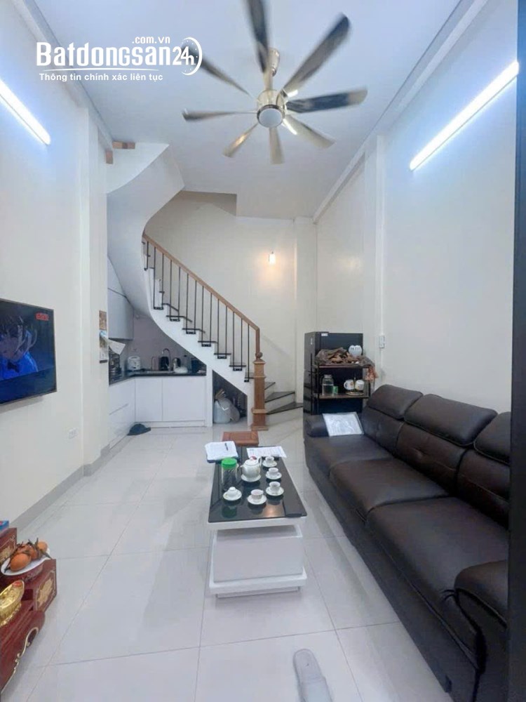 Nhà 35m2, 5 tầng, giá 7.5 tỷ, Nguyễn Trãi, P. Khương Đình (Q Thanh Xuân cũ).