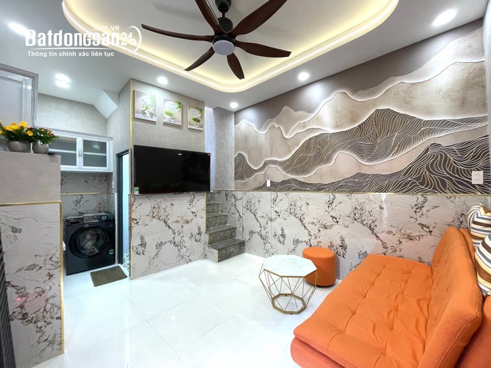 Nhà 100m2, 4,6 tỷ, Ô tô đỗ cổng, vài phút tới chợ Bà Chiểu, Đ. Bùi Đình Túy, P. Bình Thạnh, TP. HCM.