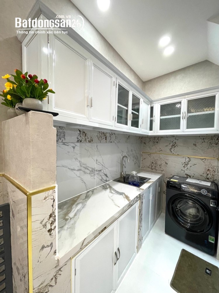 Nhà 100m2, 4,6 tỷ, Ô tô đỗ cổng, vài phút tới chợ Bà Chiểu, Đ. Bùi Đình Túy, P. Bình Thạnh, TP. HCM.