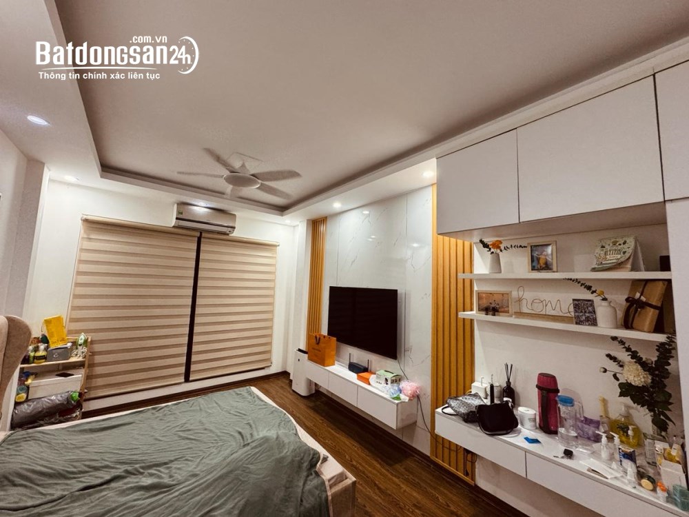 Bán nhà 6 tầng, 37m2, giá 11,5 tỷ Đường Khương Đình, (Q Thanh Xuân cũ), TP Hà Nội