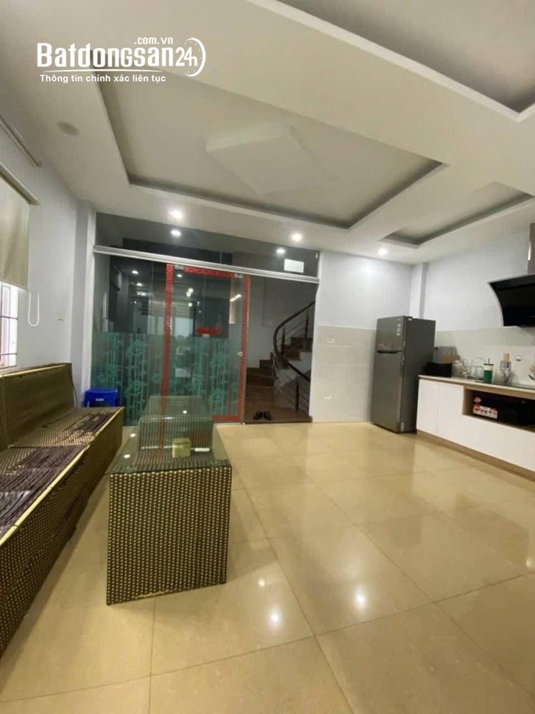 Nhà 68m2, 8 tầng, mt 5.7m, Giá 43 tỷ, Phố Phương Mai, Phường Kim Liên (Q Đống Đa cũ).