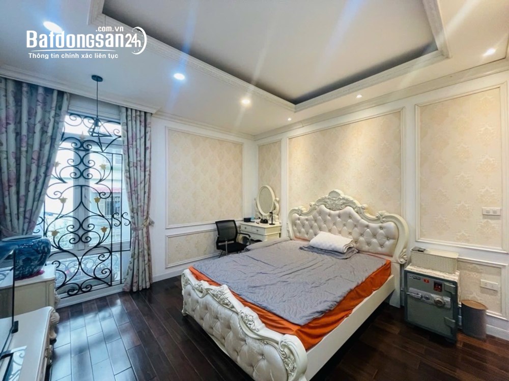 Bán nhà riêng phố Thái Hà, 15,5 tỷ, 60m2, 4PN, 4WC, giá tốt Hot!