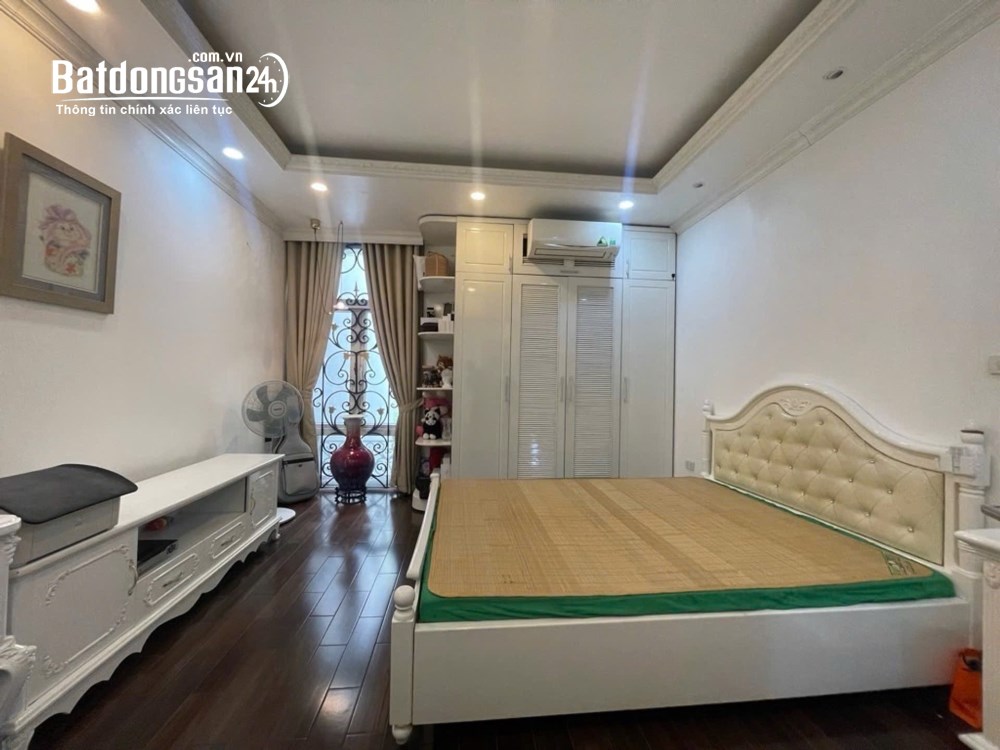 Bán nhà riêng phố Thái Hà, 15,5 tỷ, 60m2, 4PN, 4WC, giá tốt Hot!