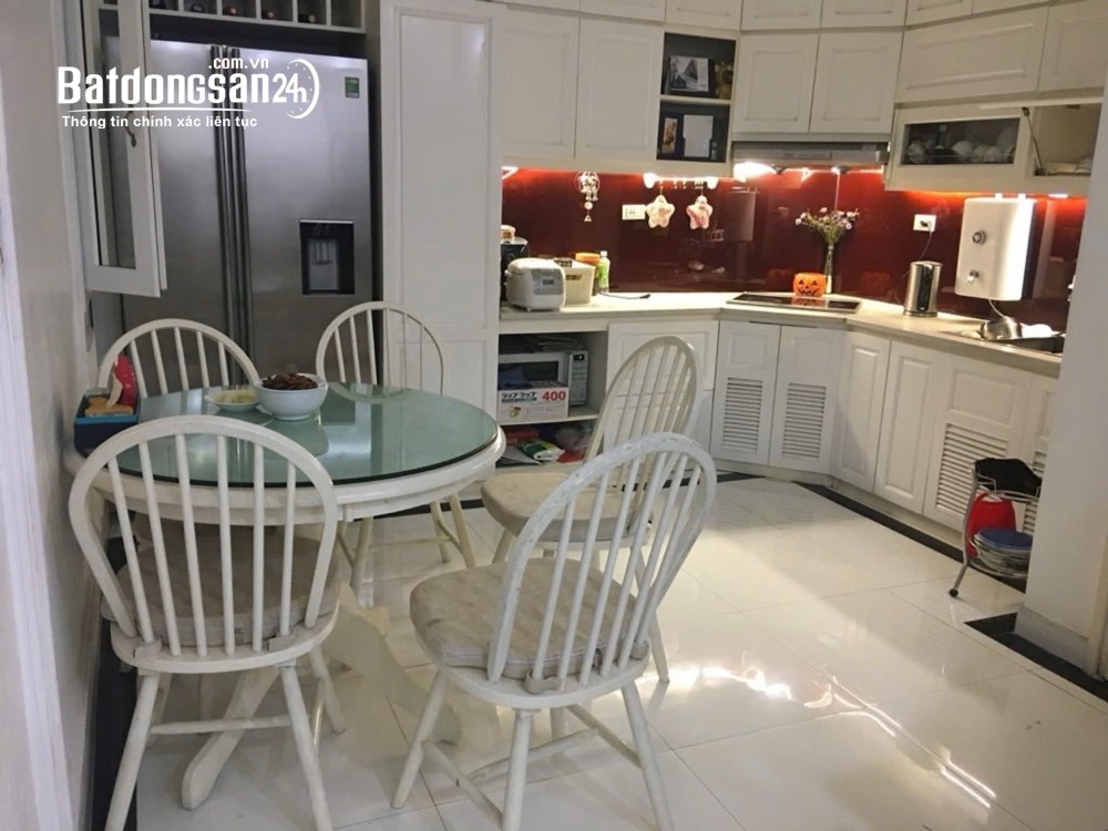 Bán nhà riêng phố Thái Hà, 15,5 tỷ, 60m2, 4PN, 4WC, giá tốt Hot!